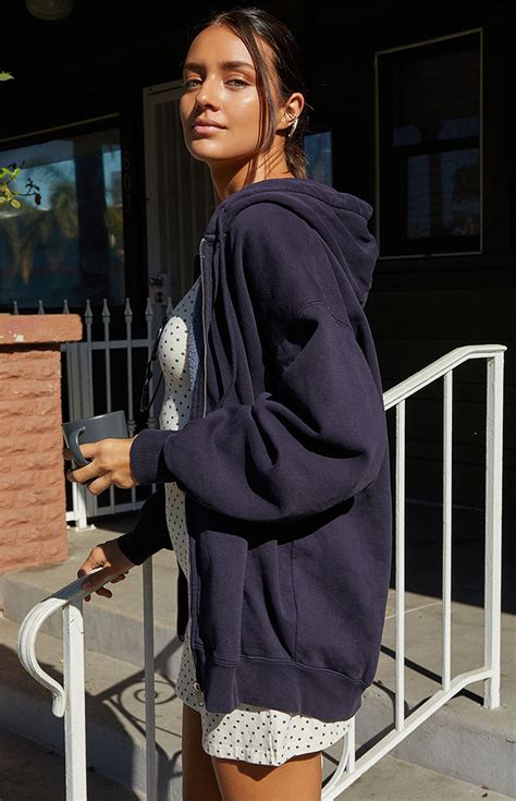 pacsun oversized zip up hoodie.